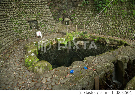 Nonaka no Shimizu (famous water source in Japan) [Nakahejicho, Tanabe City, Wakayama Prefecture] 113803504