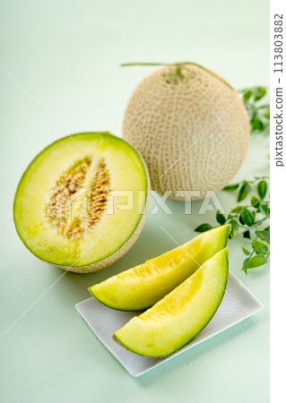 Melon fruit 113803882