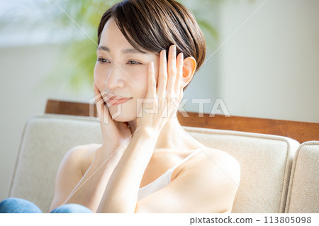 Female beauty is beautiful Female beauty is beautiful 113805098