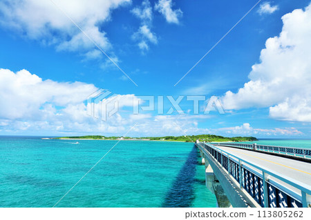 沖繩 池間橋的藍天和大海 沖繩 池間橋的藍天和大海 113805262