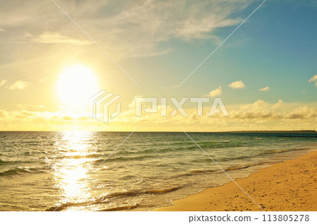 Okinawa Miyakojima, the sea at dusk 113805278