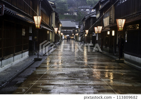 東茶屋區的夜景,雪燈和雨 東茶屋區的夜景,雪燈和雨 113809682