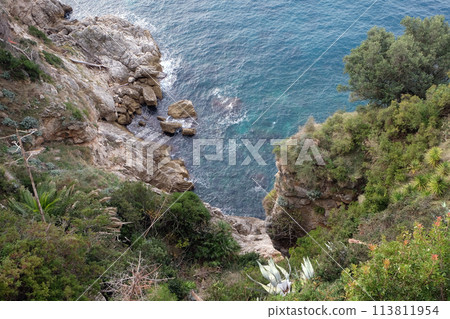 Pictorial blue Adriatic sea in Dubrovnik, Croatia 113811954