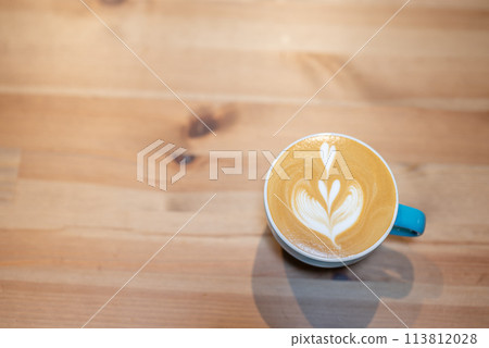 Latte art cafe thumbnail image Latte art cafe thumbnail image 113812028