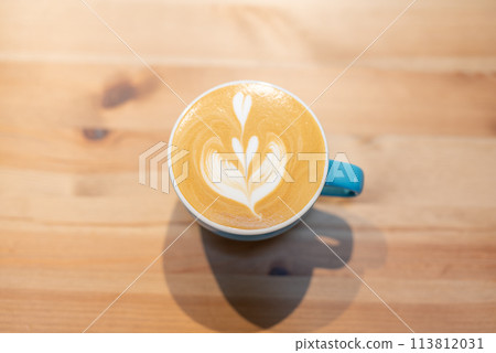 Latte art cafe thumbnail image Latte art cafe thumbnail image 113812031