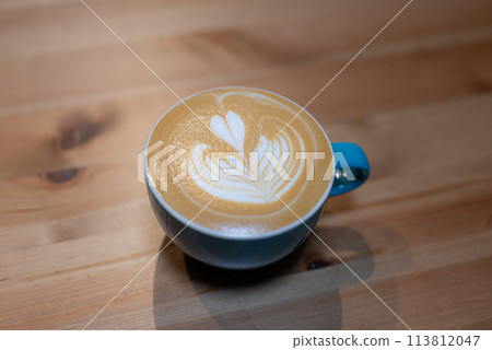 Latte art cafe thumbnail image Latte art cafe thumbnail image 113812047