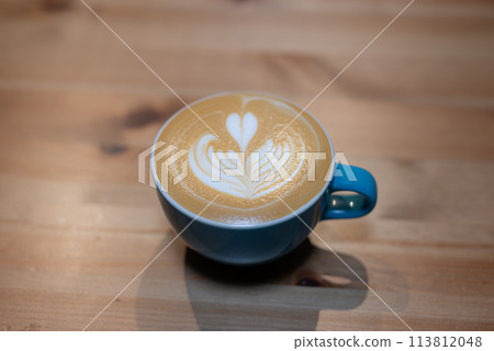 Latte art cafe thumbnail image Latte art cafe thumbnail image 113812048