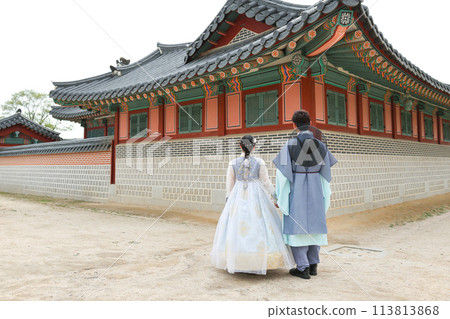 Hanbok/Chimachogori Young couple 113813868