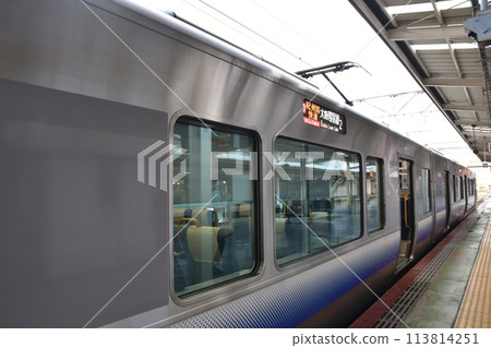 Kishu-ji rapid train at Wakayama Station 113814251