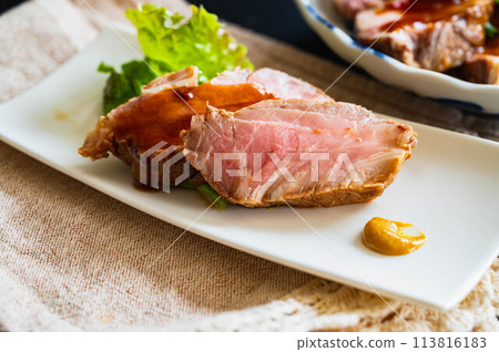 Char siu made by low temperature cooking Char siu made by low temperature cooking 113816183