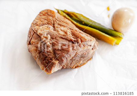 Low-temperature cooked char siu pork made in a rice cooker 113816185