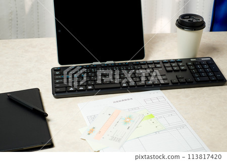 Desktop at work 113817420