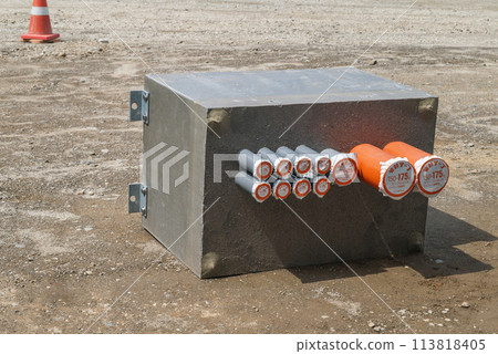 Underground cable joint trench 113818405