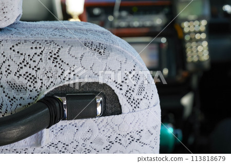 Inside a taxi 113818679