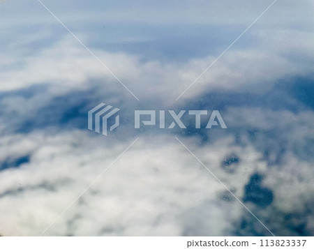 從飛機窗口的視圖 從飛機窗口的視圖 113823337