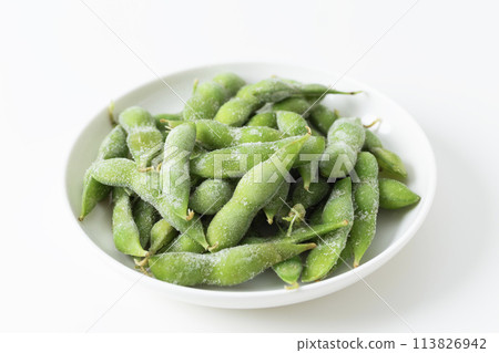 冷凍毛豆白色背景 113826942