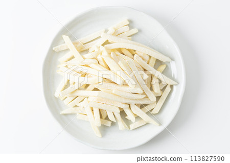 冷凍炸薯條白色背景 冷凍炸薯條白色背景 113827590