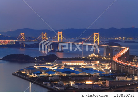 [Kagawa Prefecture] The Great Seto Bridge and its townscape as seen from the Aonoyama Observatory at night (The Great Seto Bridge lit up) 113830755