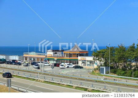 [Ishikawa Prefecture] Tokumitsu Parking Area on a sunny day 113833764