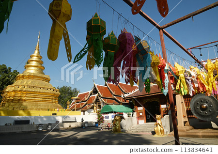 Si Chom Thong large golden Pagoda is located in Wat Phra That Si Chom Thong Worawihan. This is an important temple of the city and is revered by Thai Buddhists. Located at Chiang Mai in Thailand. 113834641