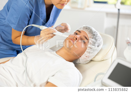 Using Skin Scrubber attachment 113835882