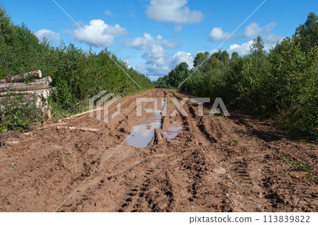 Dirt road after rain Dirt road after rain 113839822