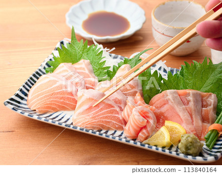 Salmon sashimi Salmon sashimi 113840164