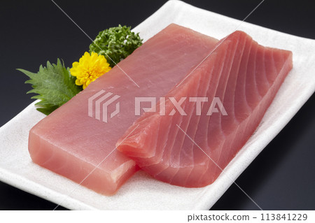 黃鰭鮪魚生魚片柵欄 黃鰭鮪魚生魚片柵欄 113841229
