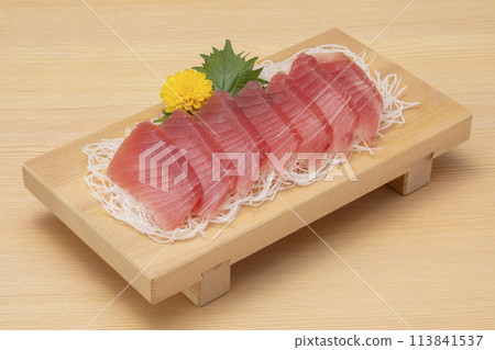Yellowfin tuna sashimi Yellowfin tuna sashimi 113841537
