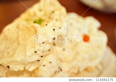 Closeup crispy rice cracker Closeup crispy rice cracker 113842175