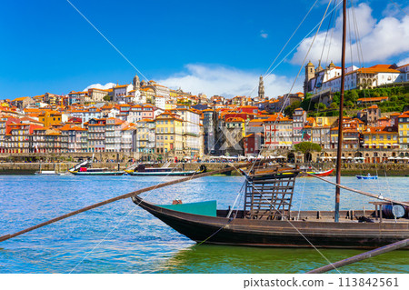Panoramic view of the city of Porto on a beautiful summer day. Porto, Portugal Panoramic view of the city of Porto on a beautiful summer day. Porto, Portugal 113842561