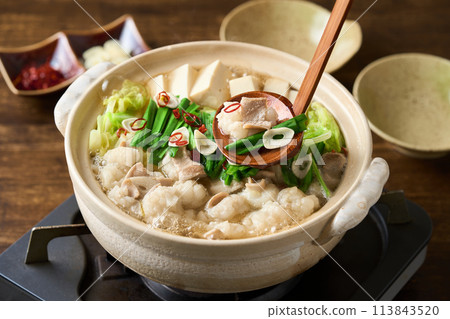 熱騰騰的牛雜火鍋 熱騰騰的牛雜火鍋 113843520