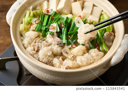 熱騰騰的牛雜火鍋 113843541
