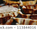 新鮮出爐的餃子，多汁的迷你餃子，在家就能享用的餃子 113844016