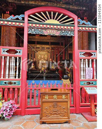 Longshan Temple, Taipei, Taiwan Longshan Temple, Taipei, Taiwan 113844504
