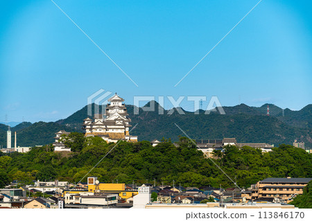[World Heritage Site Himeji Castle] [Japan's 100 Famous Castles] The city and Himeji Castle as seen from Nagoyama Cemetery 1 Himeji City, Hyogo Prefecture 113846170