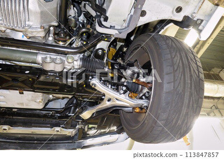 [Automobile maintenance] Front suspension of a lifted car 113847857