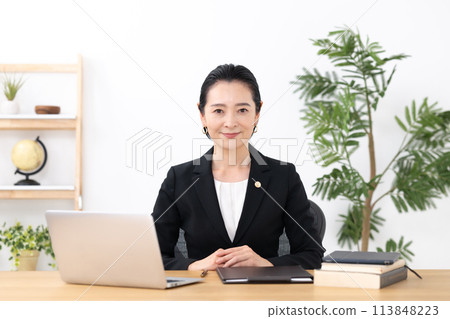 女商人、中年婦女、律師 113848223