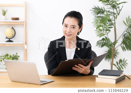 女商人、中年婦女、律師 113848229