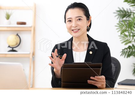 女商人、中年婦女、律師 113848240