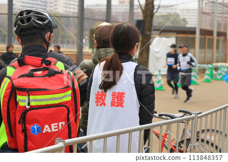 馬拉鬆比賽救援人員：配備AED，隨時待命 113848357