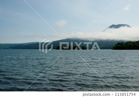 Lake Akan, surrounded by nature and fresh greenery 113851754