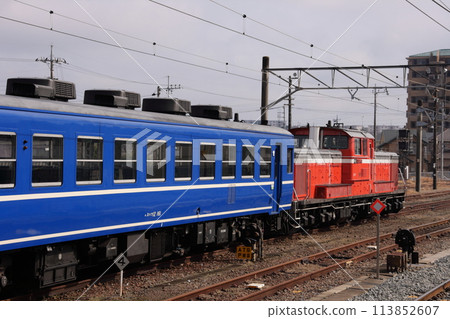 DD51-842, the 75th anniversary of the completion of the Hachiko Line, waiting to depart at Koma River Station. Photo taken on 2010/2/28 DD51-842, the 75th anniversary of the completion of the Hachiko Line, waiting to depart at Koma River Station. Photo taken on 2010/2/28 113852607