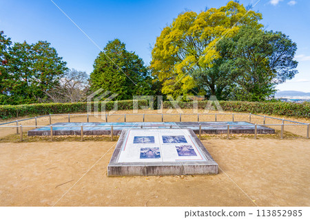 奈良縣天理市柳本公園的黑塚古墳 113852985
