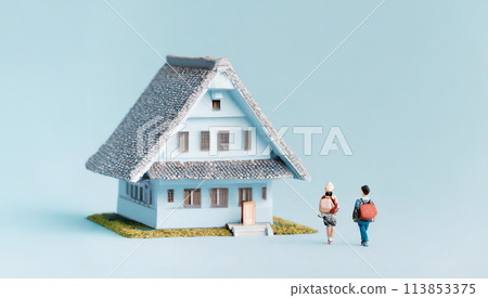 White-walled Japanese house and tourists: Miniature model 113853375