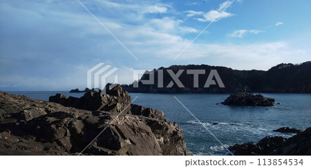 漂浮在海中的島嶼 漂浮在海中的島嶼 113854534