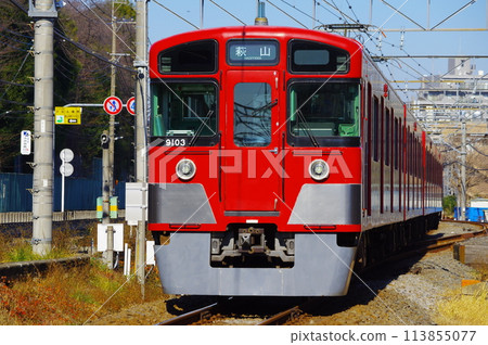 Seibu Line running between Kokubunji Station and Hagiyama Station 113855077