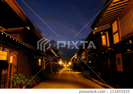 飛鎢高山/下町街的夜晚 113855835