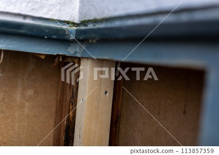 Repairing a damaged balcony 113857359