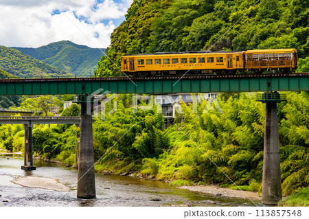 基哈當地火車過橋 113857548